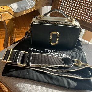 SOLD! Marc Jacobs Sure Shot Black and White